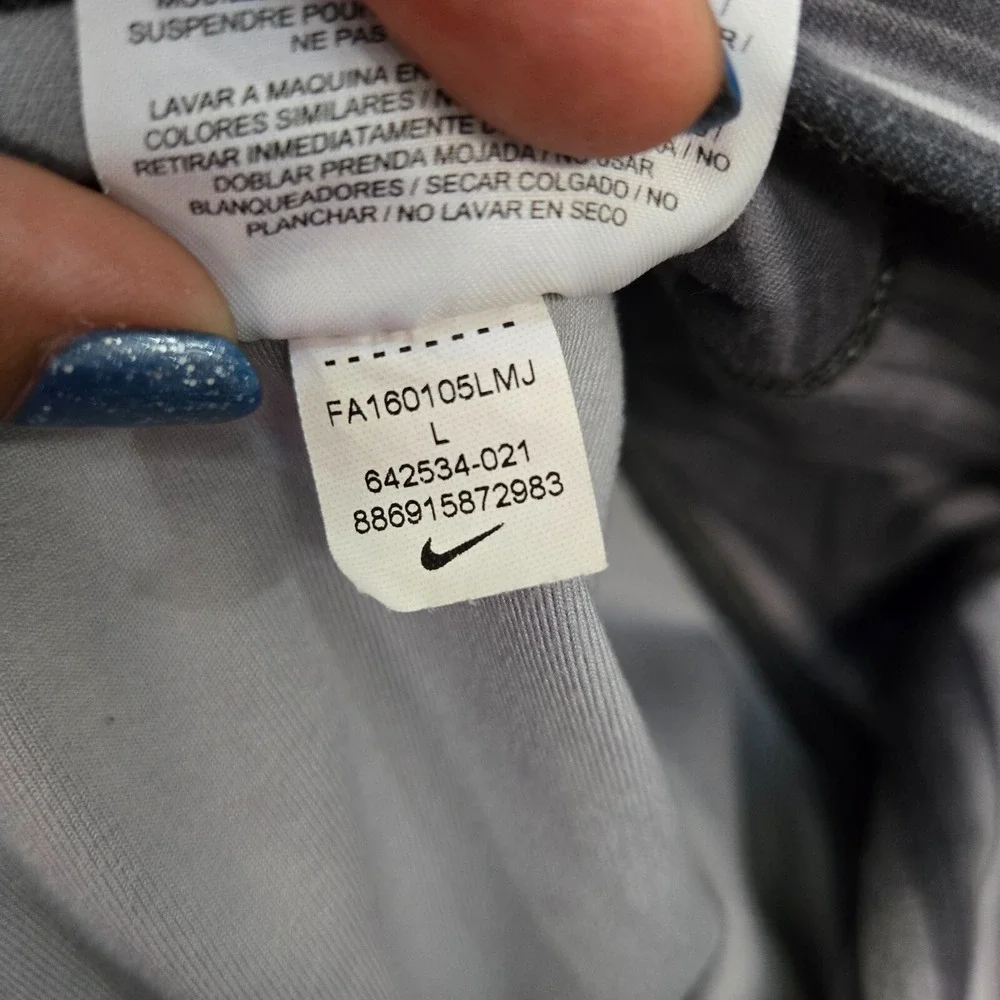Nike *please carefully